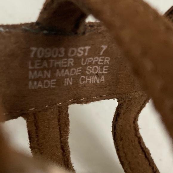 Minnetonka size 7 leather upper beaded sandals - Picture 7 of 7